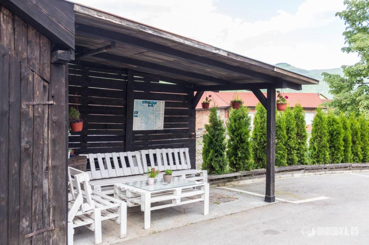 Apartmani Nina S Bajina Basta Buitenkant foto