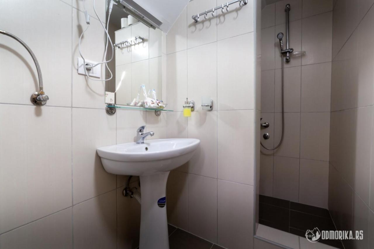 Apartmani Nina S Bajina Basta Buitenkant foto
